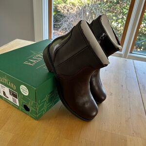 Eastland Women’s Meander Boots (with original box)
